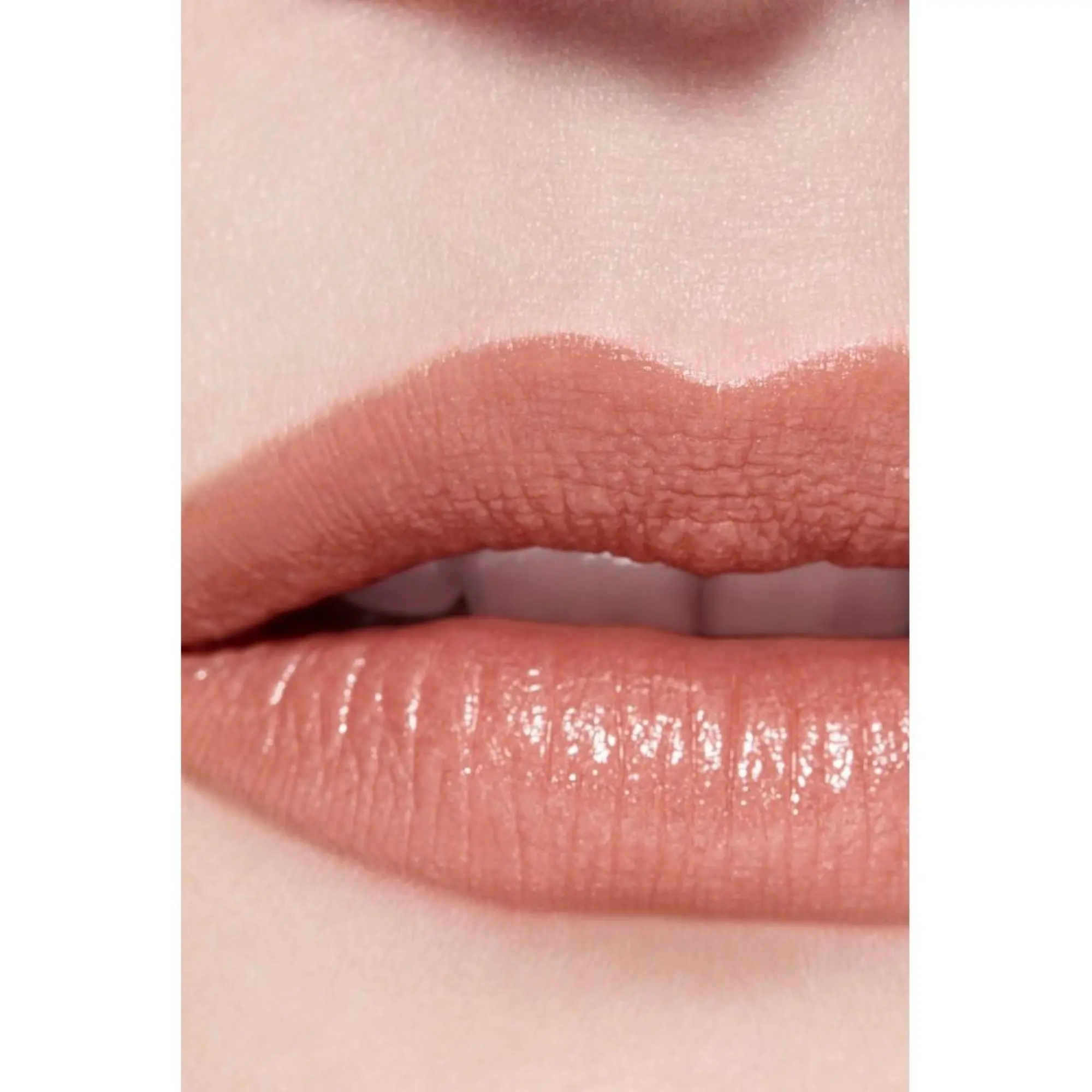 CHANEL - ROUGE ALLURE L'EXTRAIT LE ROUGE HAUTE INTENSITÉ- EXTRAIT DE LUMIÈRE ET DE SOIN - RECHARGEABLE- slider-bouches-sublimes
