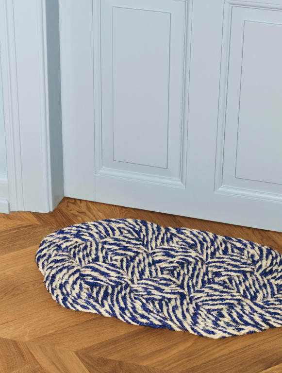 Hay Coco deurmat Swirl 40x80 Blue/Off-White
