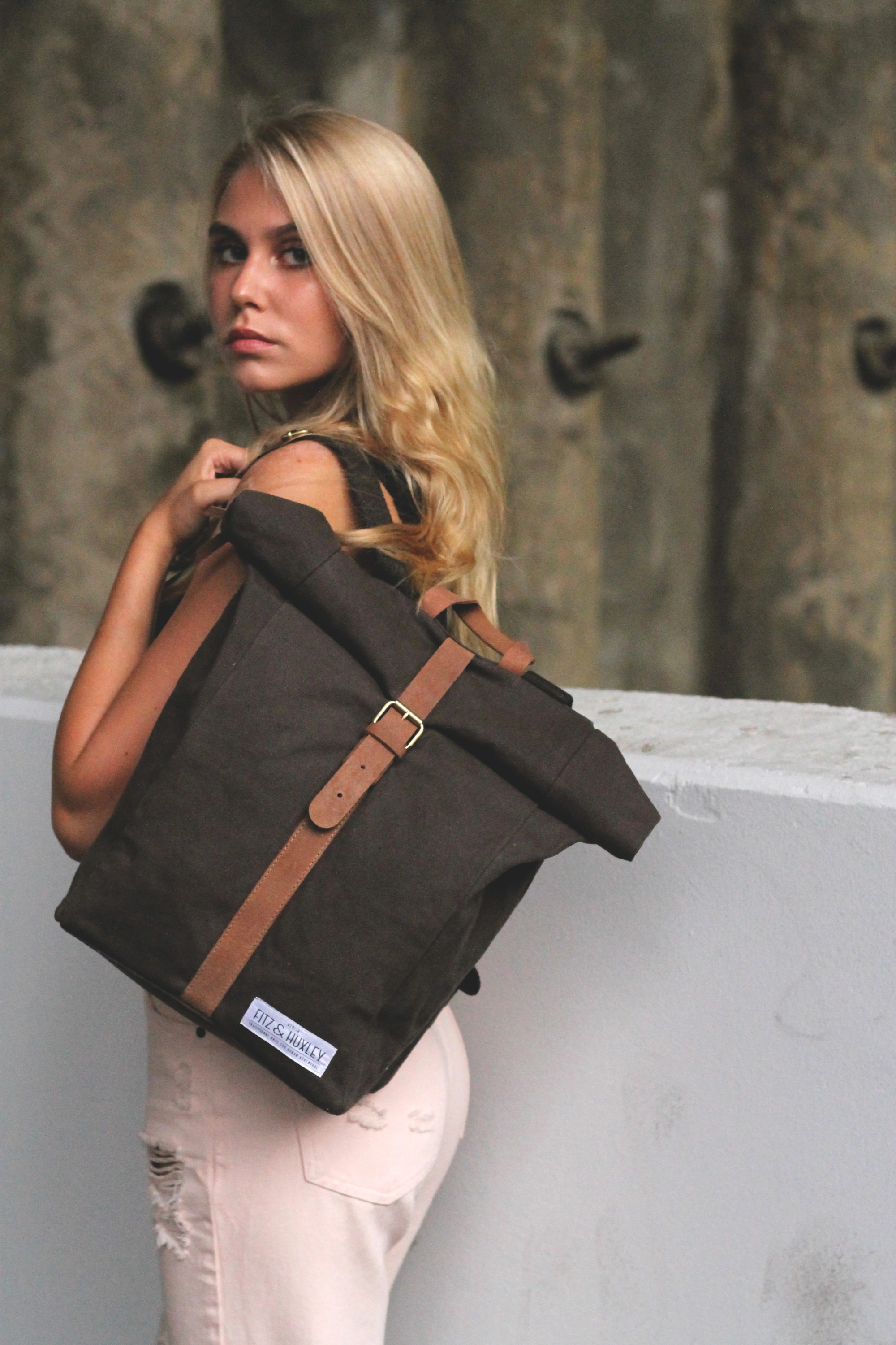 Fitz & Huxley Rolltop-Rucksack CONVEYOR (Typ: 12l, grau)