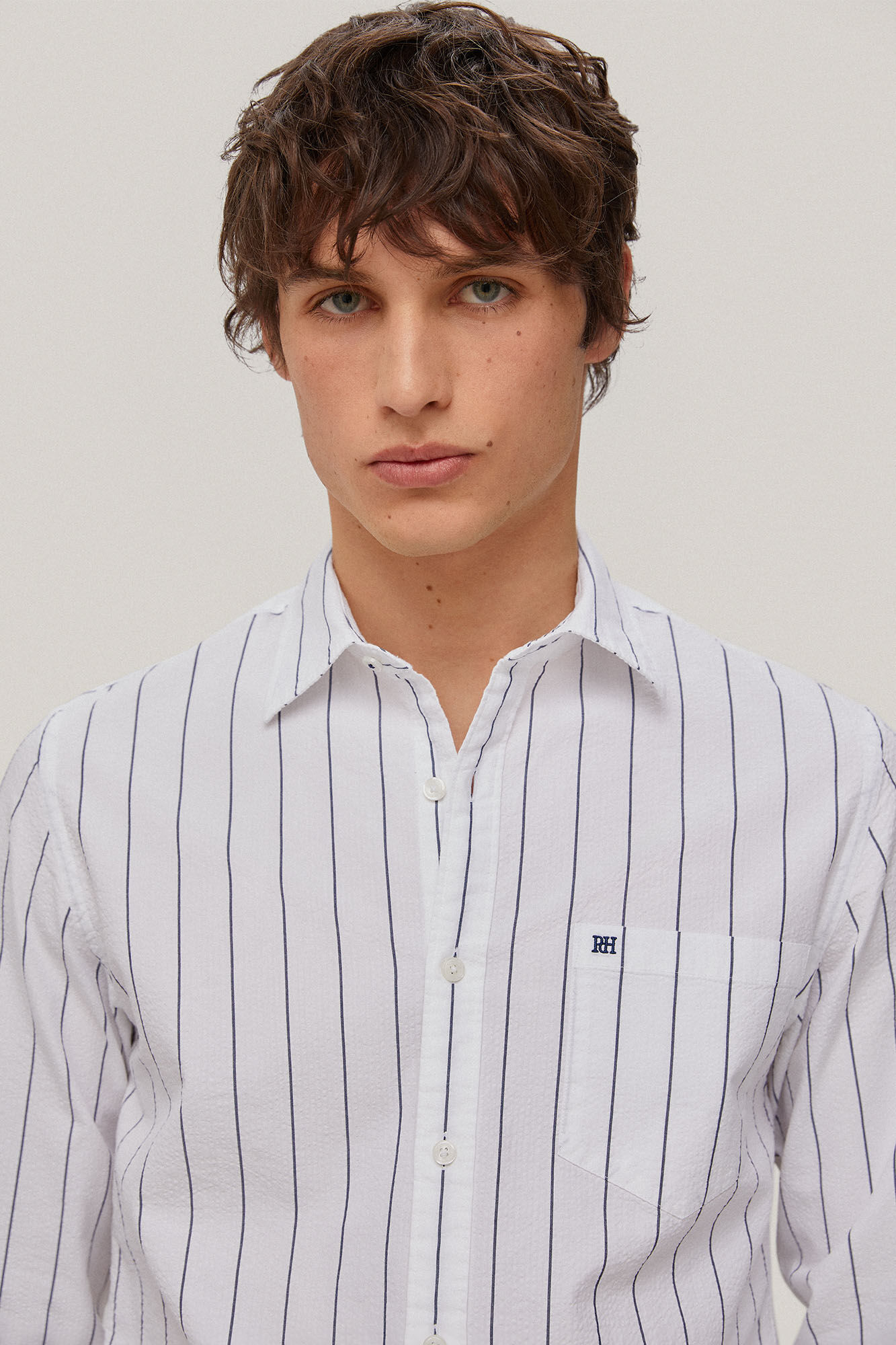 Camisa listrada de manga comprida em tecido seersucker - Azul