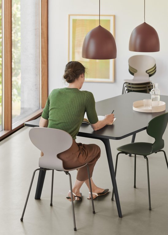Fritz Hansen Ant eetkamerstoel chroom, gekleurd essen Black