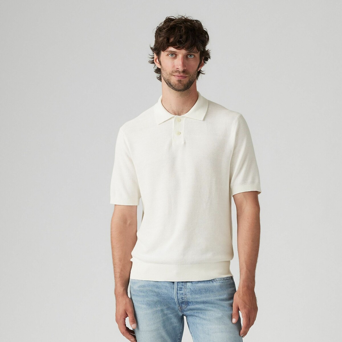 Camisa polo de malha Levi's, feita de algodão e linho.