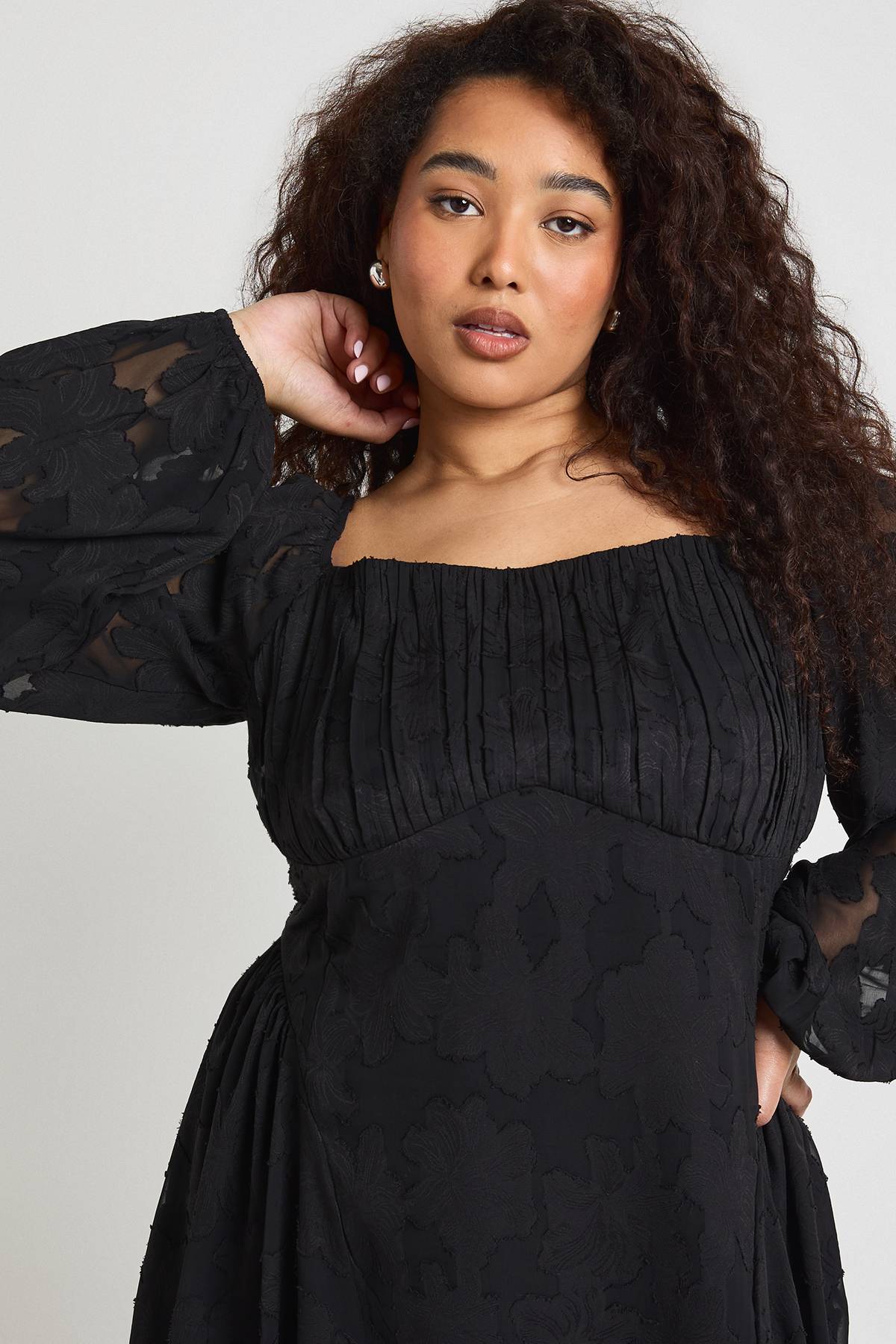 boohoo Robe Patineuse Grande Taille en Mousseline Dévorée Style Laitière