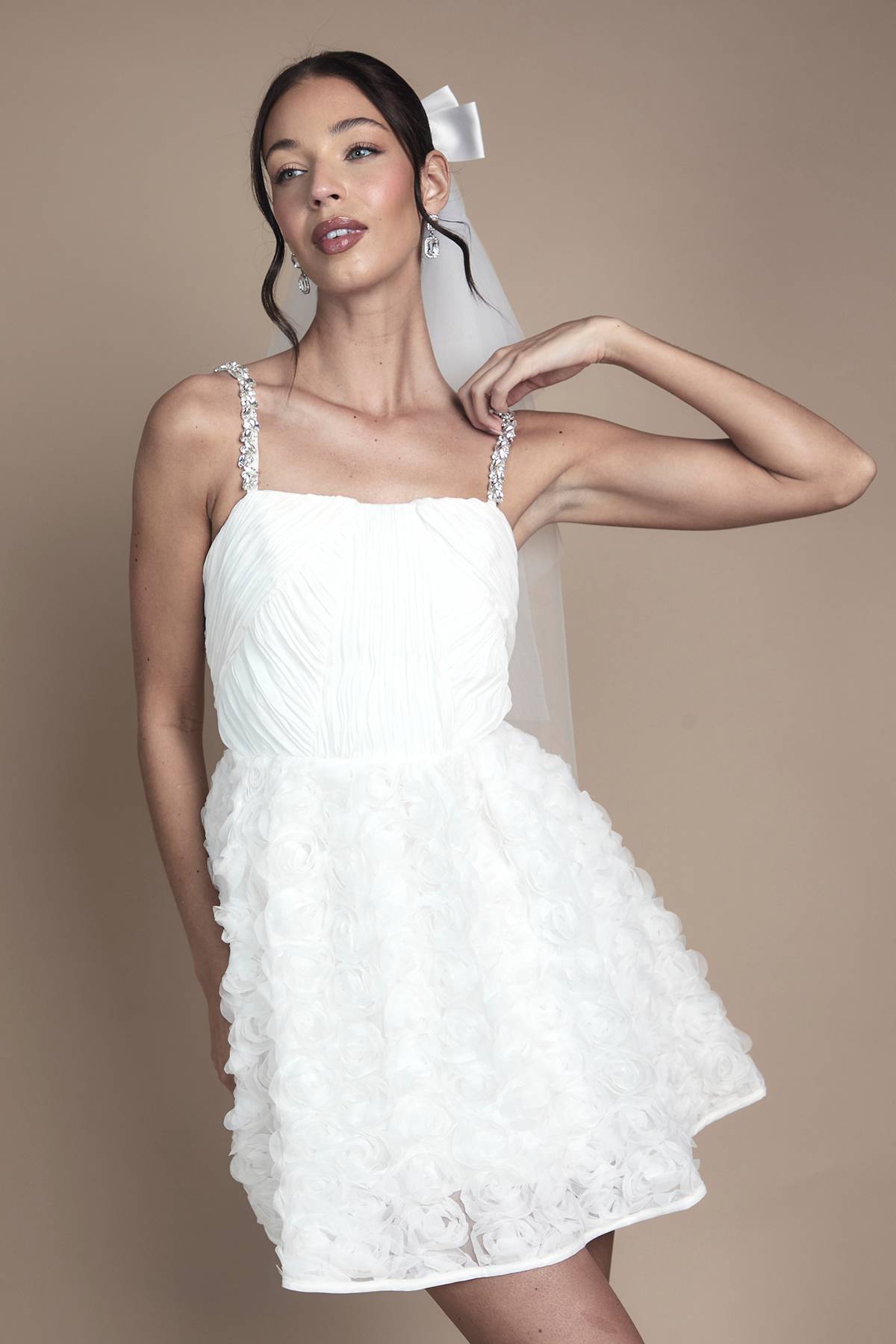 Coast Robe Mini à Corsage Plissé et Bretelles Ornées de Bijoux