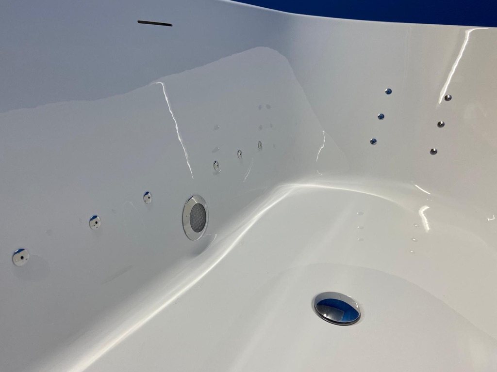 Saniclear Freshline bubbelbad 180x80cm wit glans elektronisch 12 6 4 hydro en 12 aerojets chroom