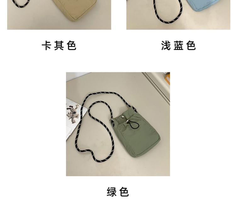 Bolso - Effen nylon crossbodytas met trekkoord
