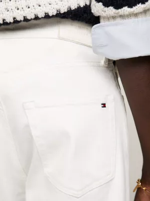 Calça jeans reta e relaxada de cintura média