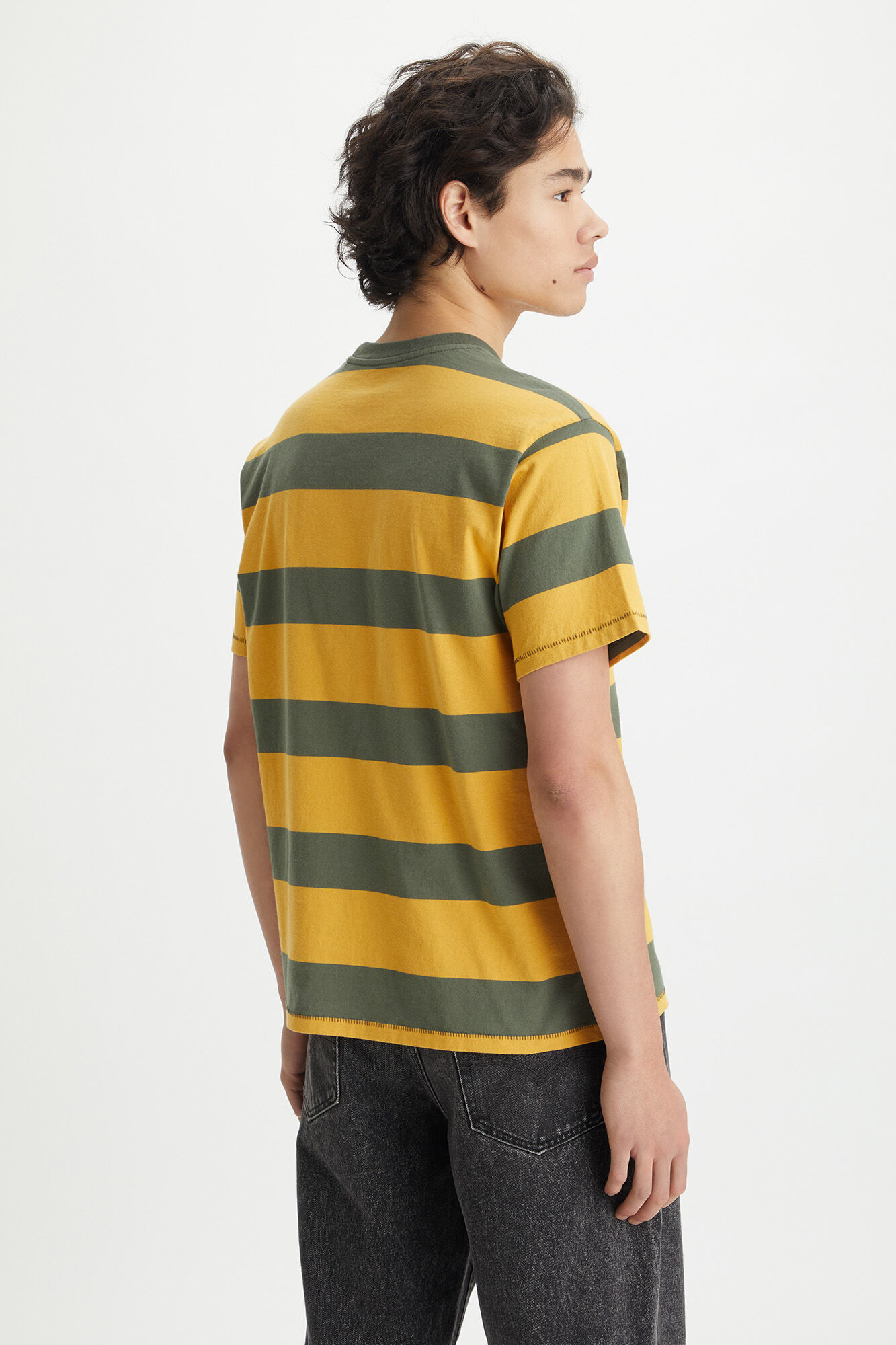 Camiseta Levis® - estampa amarela