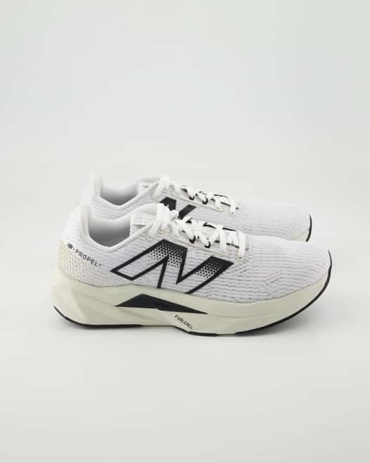 New Balance MFCPRCW5 Sneaker in Weiß