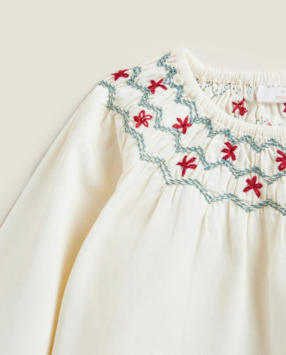 Camisola de Natal infantil com gola bordada