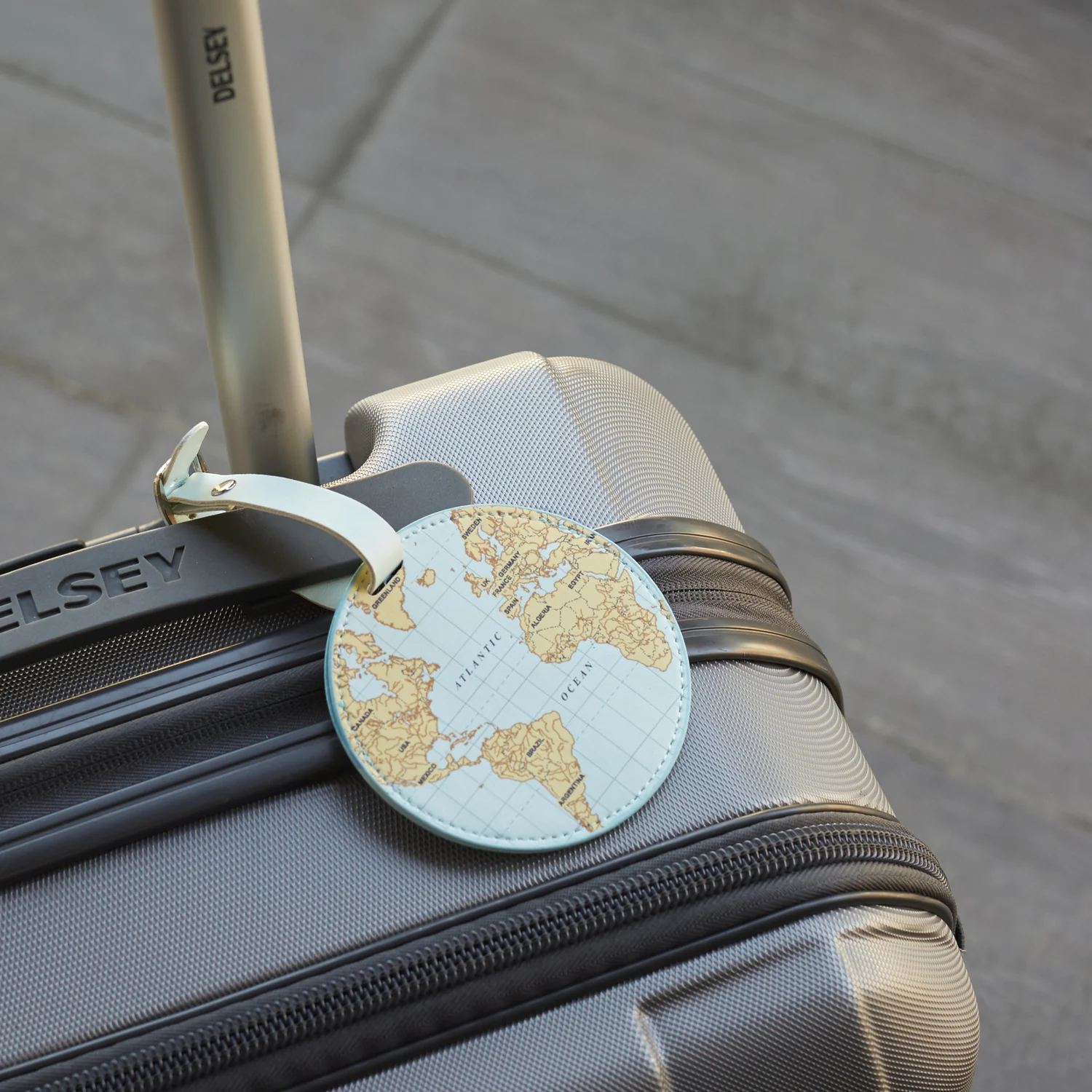 World Traveler Luggage Tag