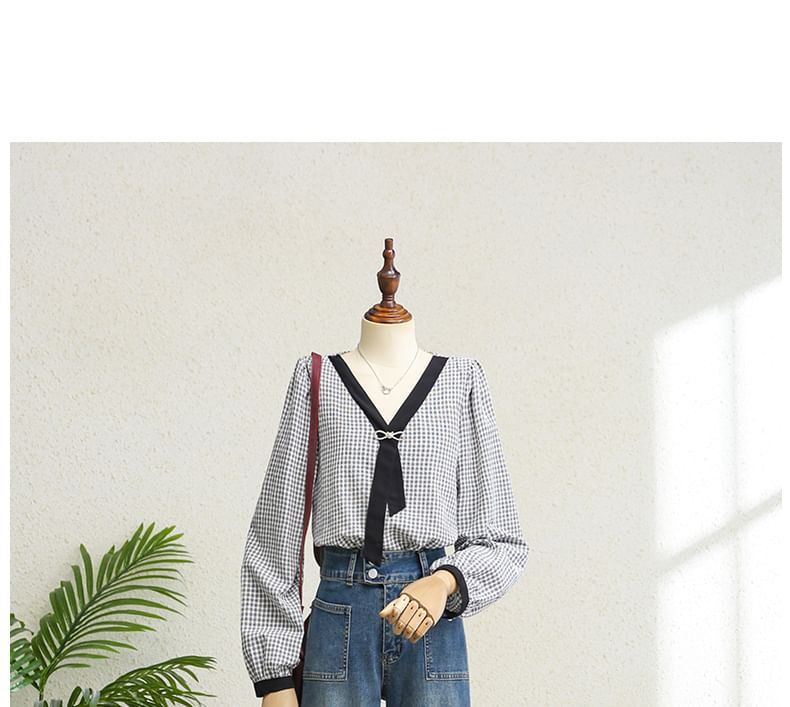 Rusutsu - High Rise Washed Flared Jeans