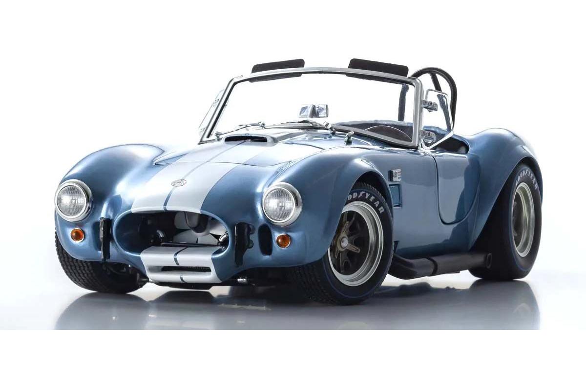 Shelby Cobra 427 S/C Spider, Hellblau-Weiss 1:18<br>Detailgetreues Modellauto für Sammler im Massstab 1:18