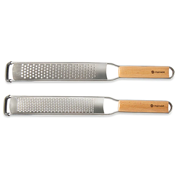Lot râpe zesteur grains fins et râpe gros grains manche hêtre
