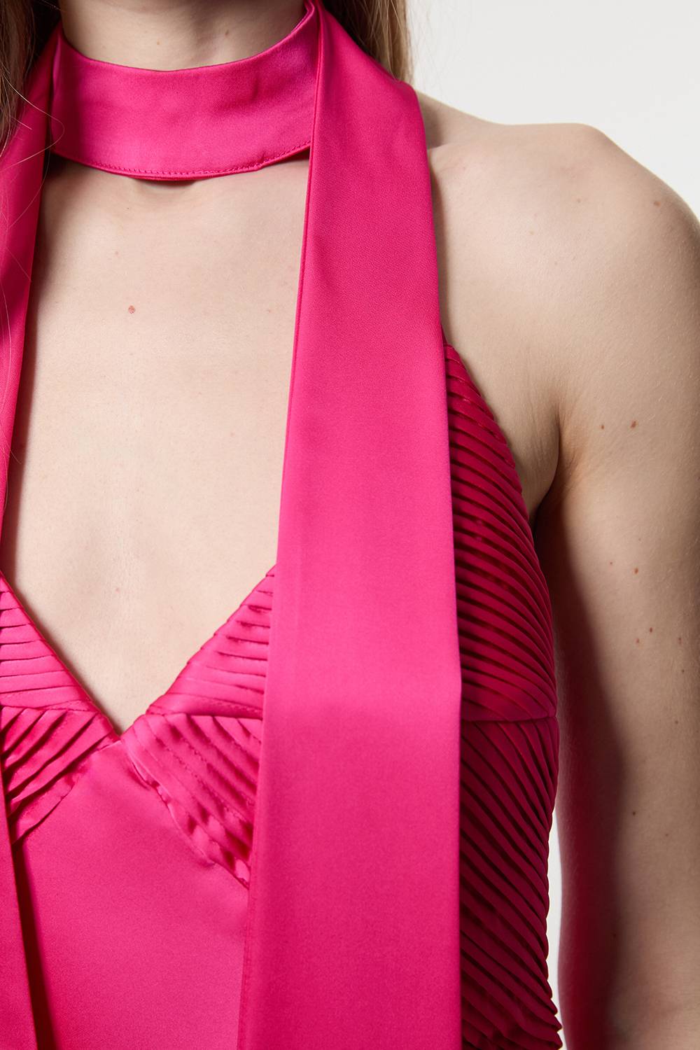 KarenMillen Robe maxi longue à encolure halter plissée et tissée