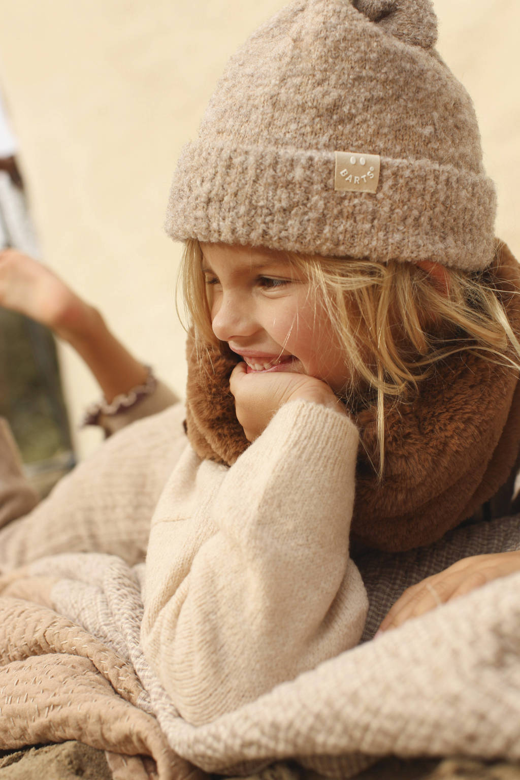 muts beige met oren