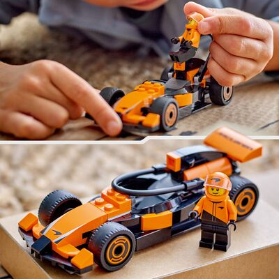 LEGO City 60442 F1-fører med McLaren-racerbil
