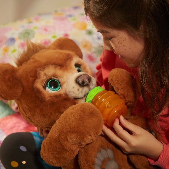 Cubby, l'ours curieux Fur Real