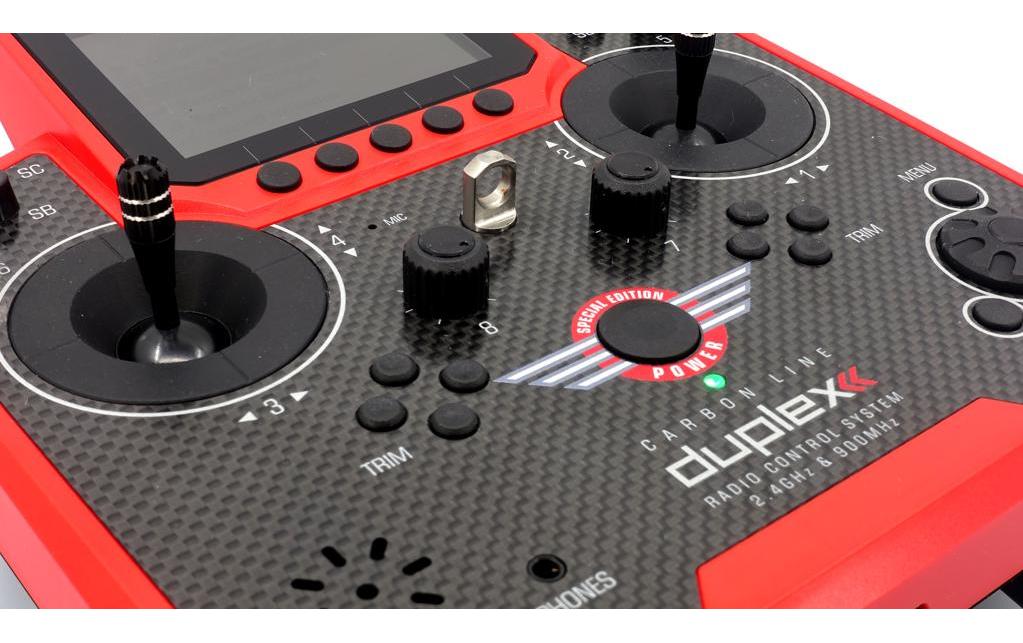 Fernsteuerung Duplex DS-12 Carbon Red 2023 + R9 Empfänger<br>Handlicher Jeti Duplex 2.4 GHz Sender in «Special Edition 2023» Ausführung
