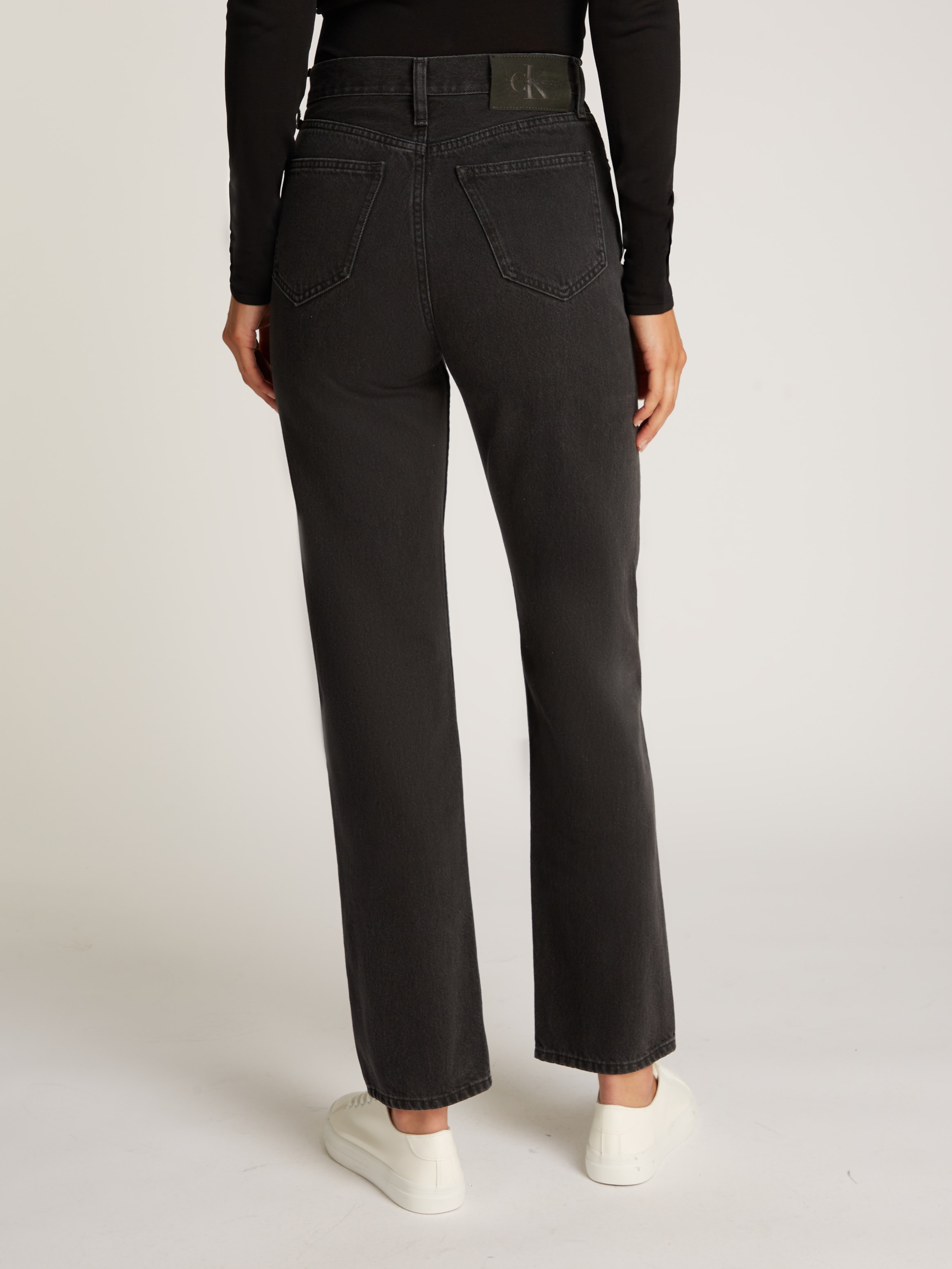 Calvin Klein Jeans Mom-Jeans »HIGH RISE STRAIGHT« leichte Stoned wash Optik, mit Coinpocket