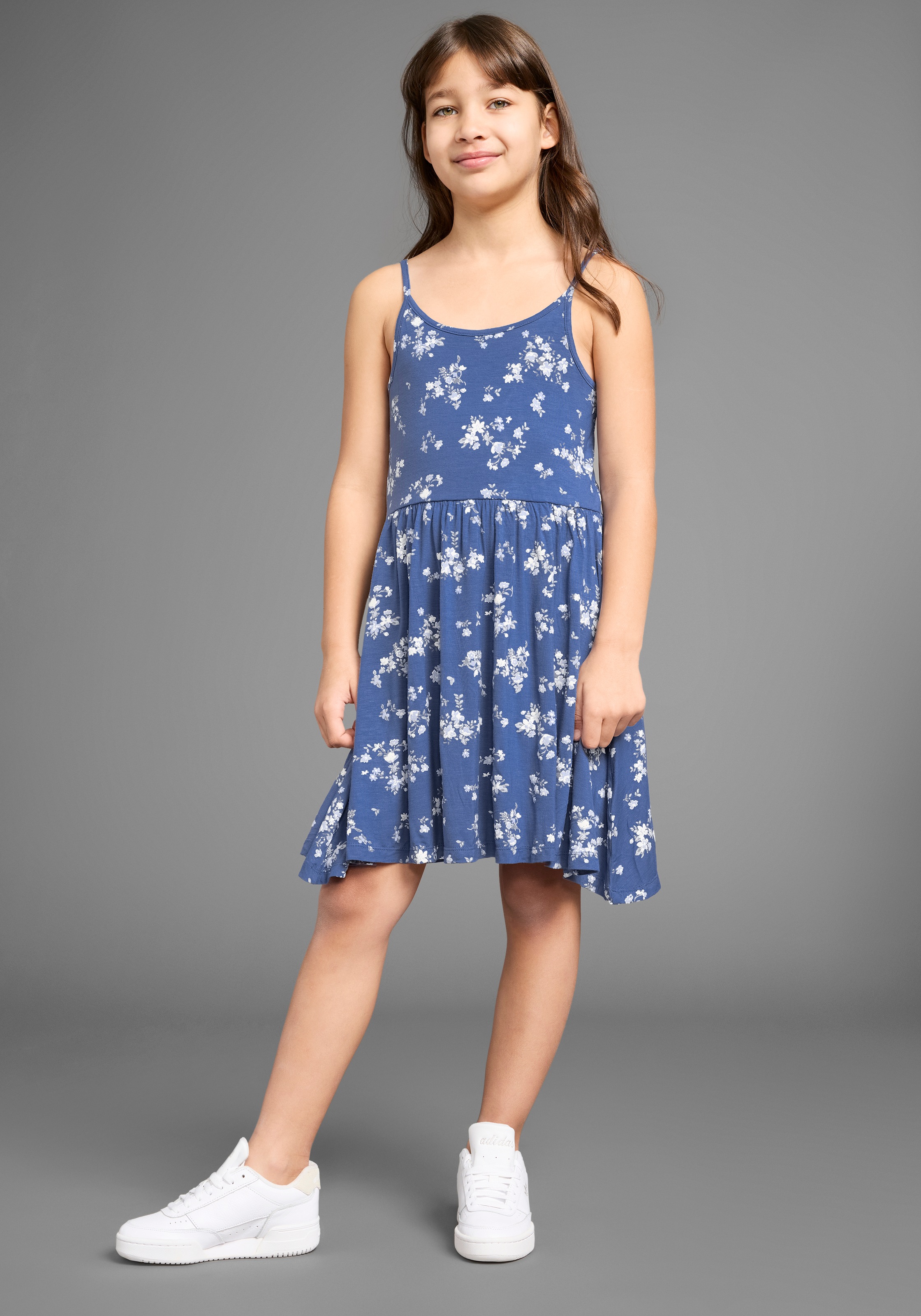 KIDSWORLD Jerseykleid »Trägerkleid, sommerlich mit verstellbaren Trägern« , aus Viskose mit schönem Blumendruck