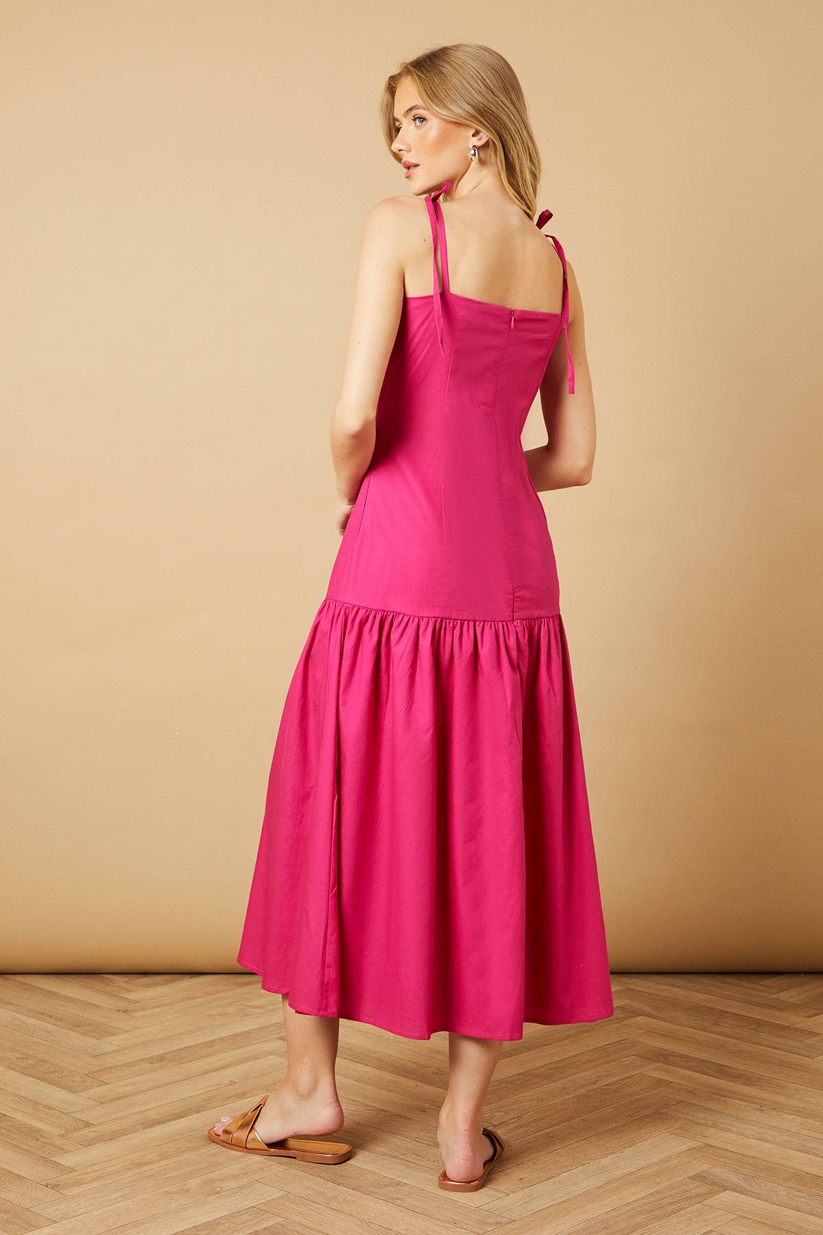Oasis Robe Midaxi à Détail Bustier et Col Licou avec Ourlet Asymétrique