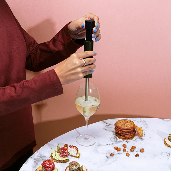 Coffret aérateur de vin et conservation sous vide Airtender