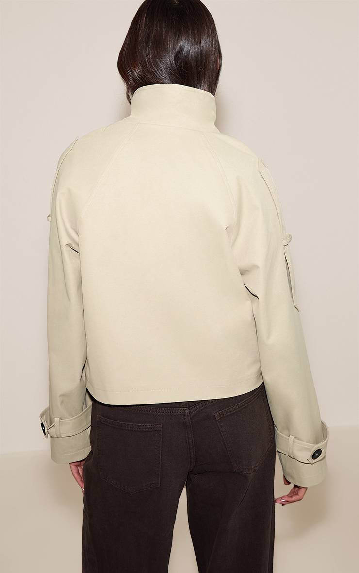 Beige Trench Court À Col Montant Et Double Boutonnage