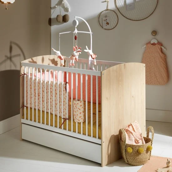 Alice Lit bébé   Blanc et bois        60 x 120 cm   de               Sauthon Baby's Sweet Home