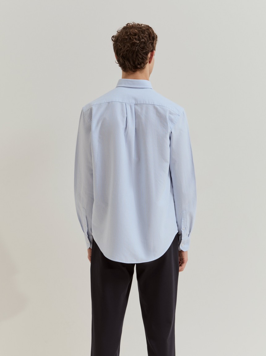 Camisa às riscas regular fit em algodão