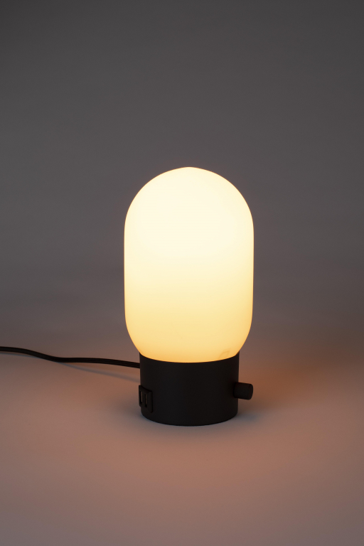 Zuiver Urban charger tafellamp zwart
