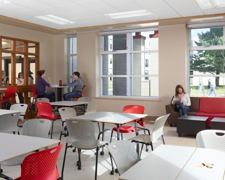 Herman Miller Caper stapelbare stoel zwart