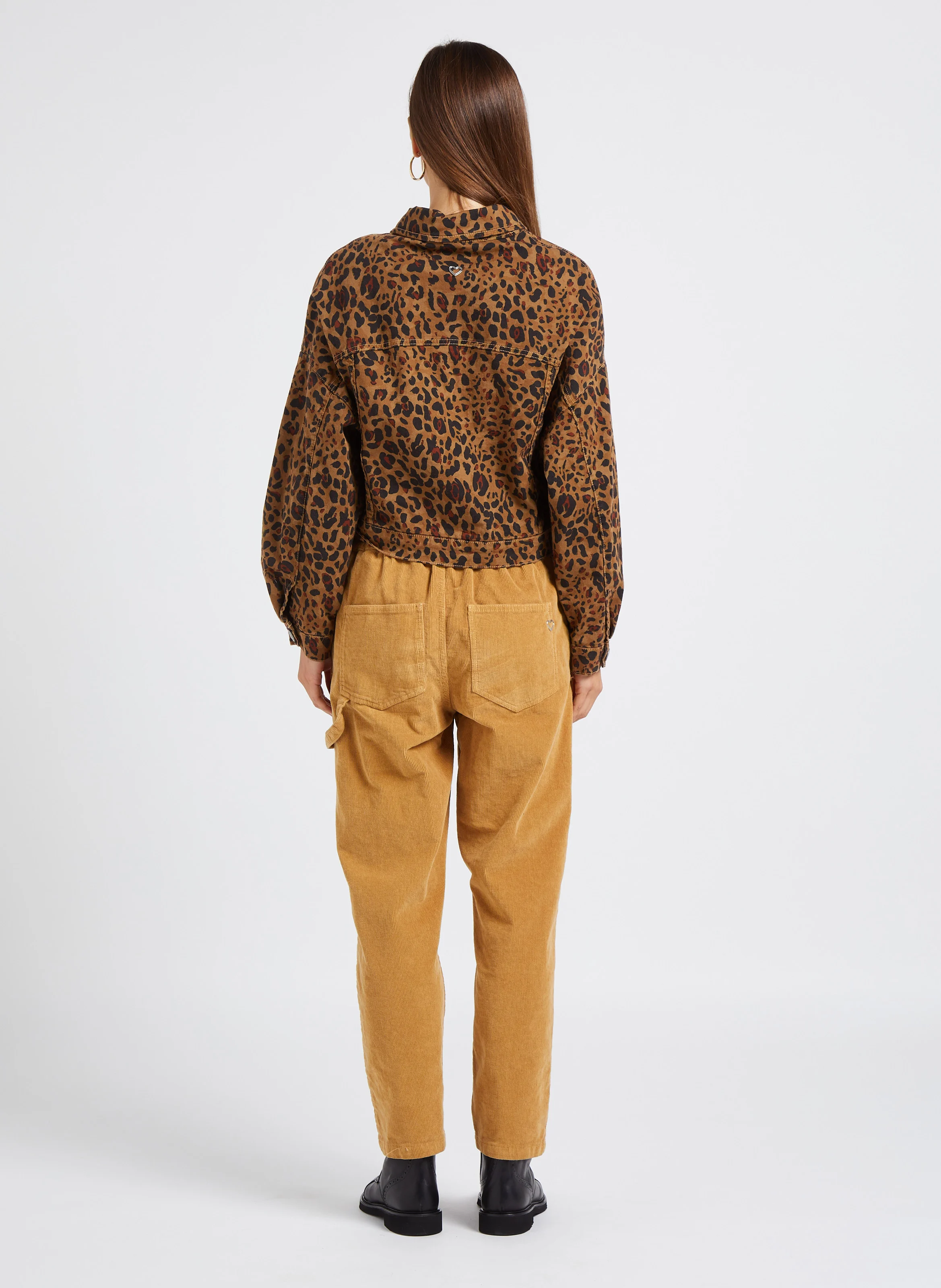 Veste courte en coton à motif léopard | Marron