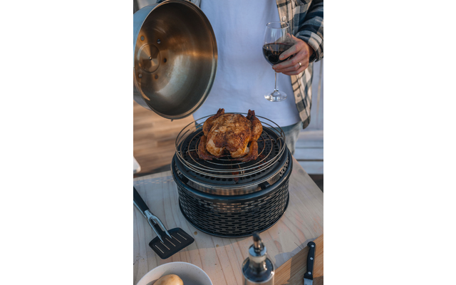 COBB Kohle Grill Pro Black + 6 Grillbriketts gratis