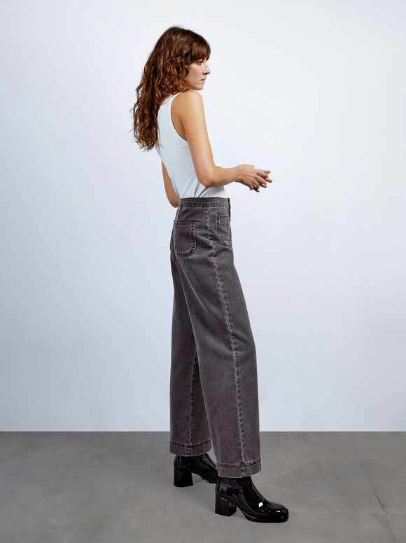 Calça jeans reta com bolsos - Cinza