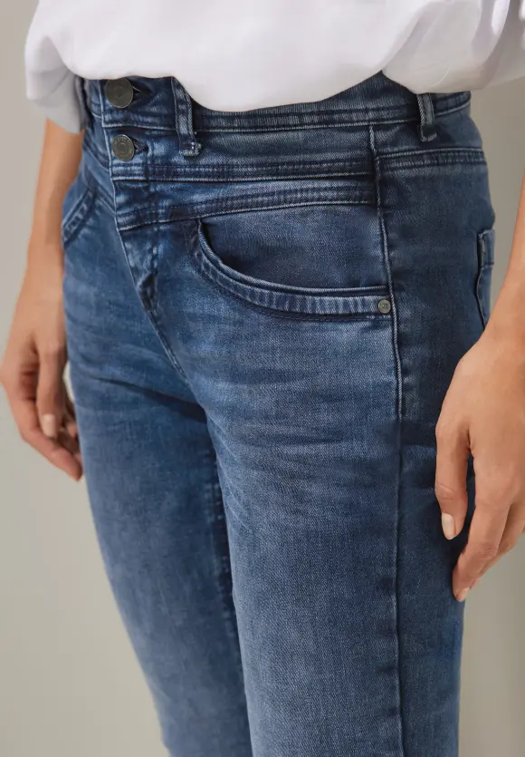 Slim Fit Jeans in High Waist - dark indigo random wash