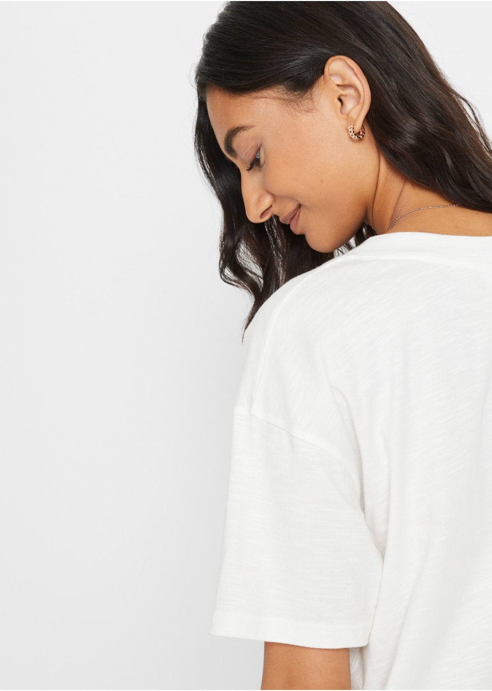T-shirt avec décolleté en V plongeant