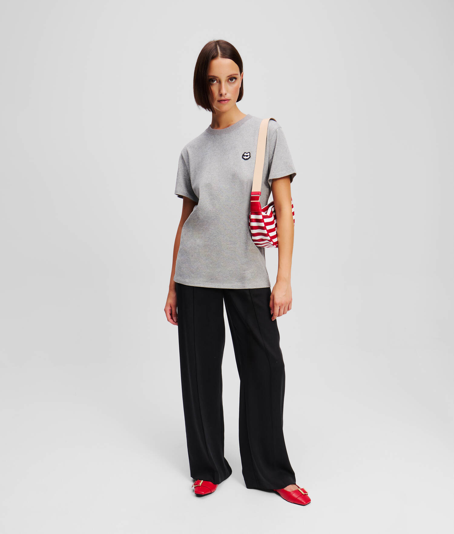 T-SHIRT AVEC ÉCUSSON IKON