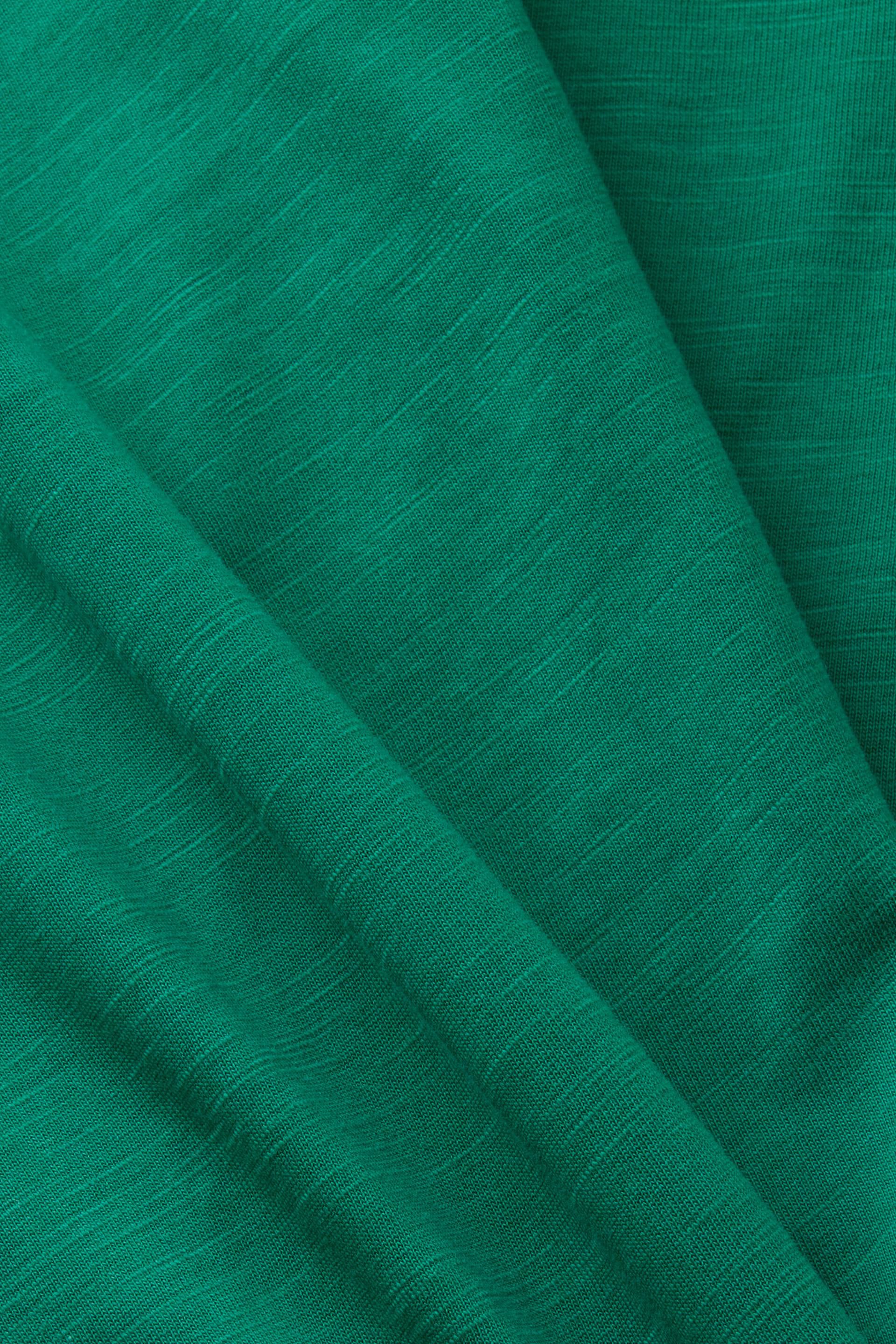 T-shirt à encolure en V orné de surpiqûres décoratives, 100% coton