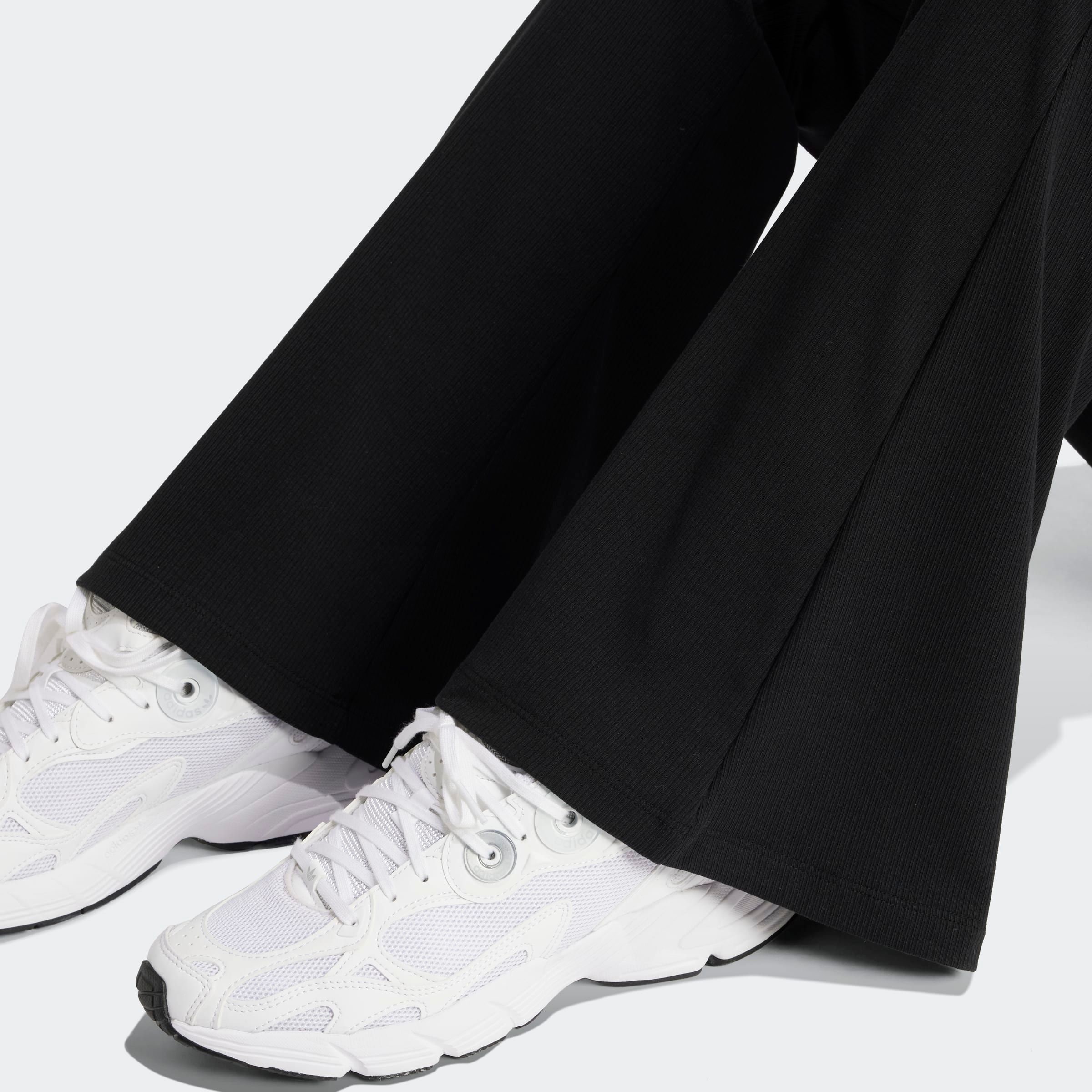 adidas Originals Leggings »ESS FL LEGGINGS«  mit ausgestelltem Bein und Ripp Optik, hoher Bund