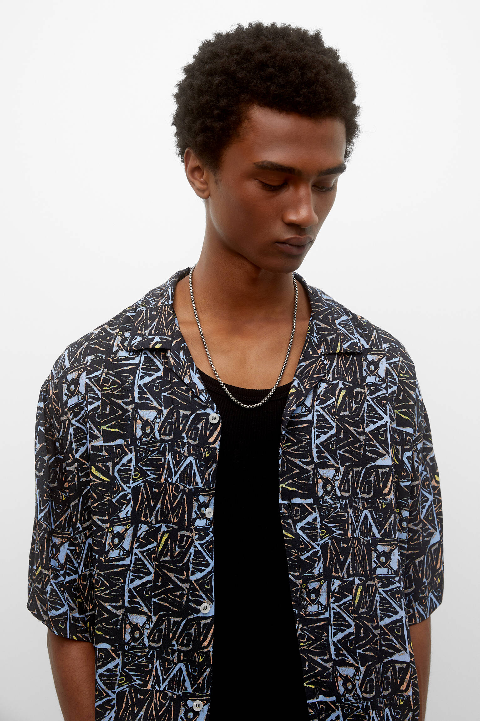 CAMISA GEOMÉTRICA DE MANGA CURTA - AZUL