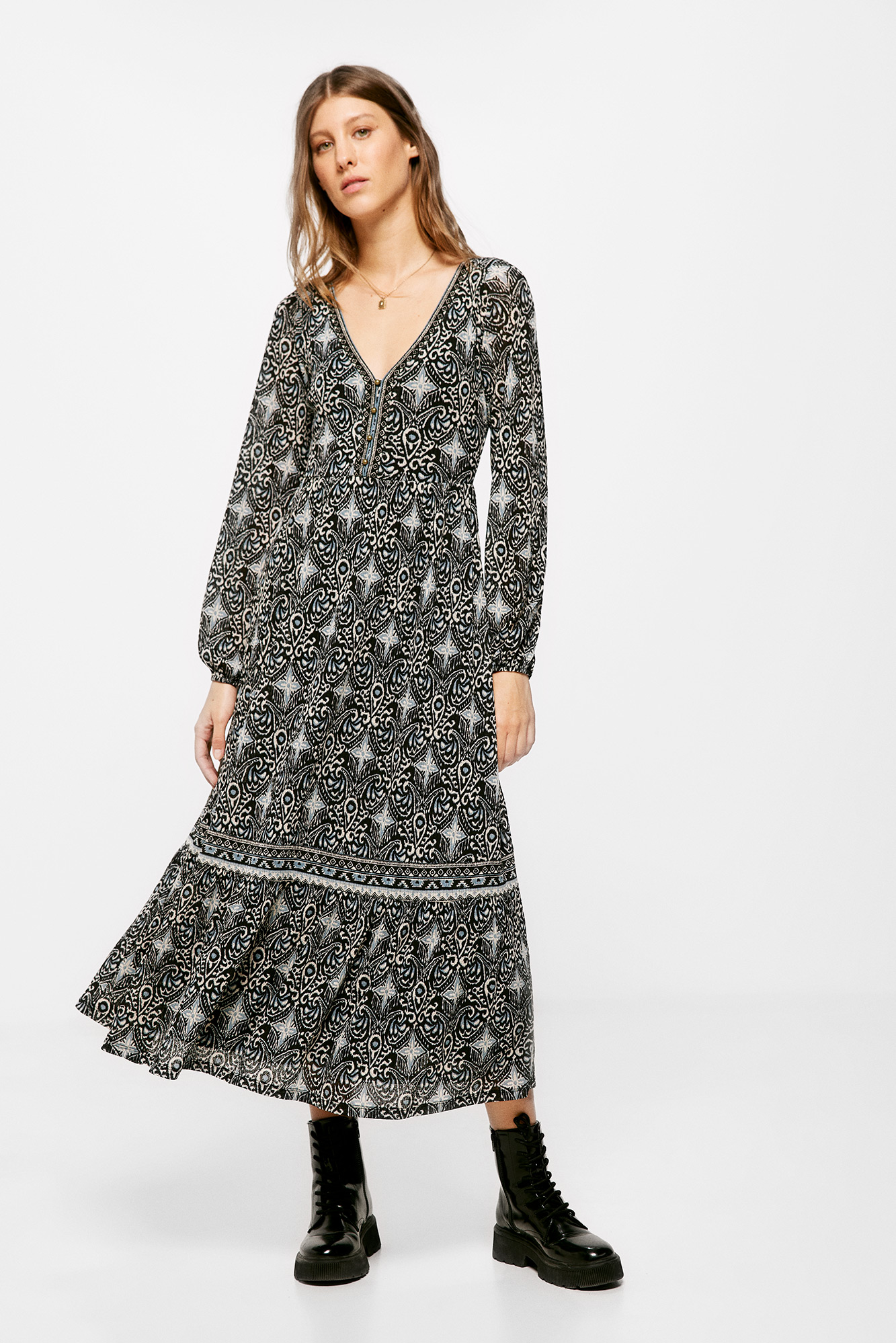 Vestido midi com estampa bicolor