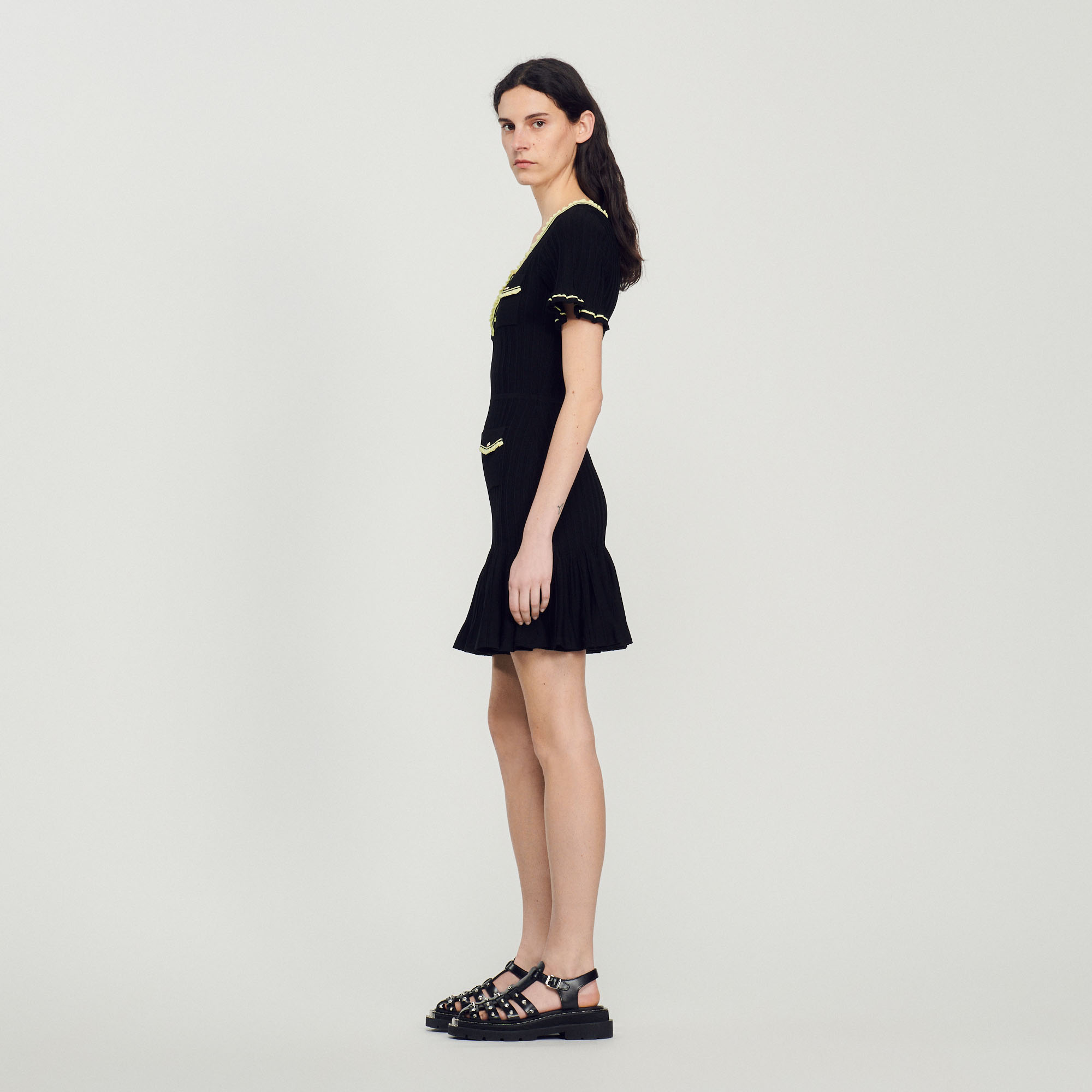 Robe courte á boutons
