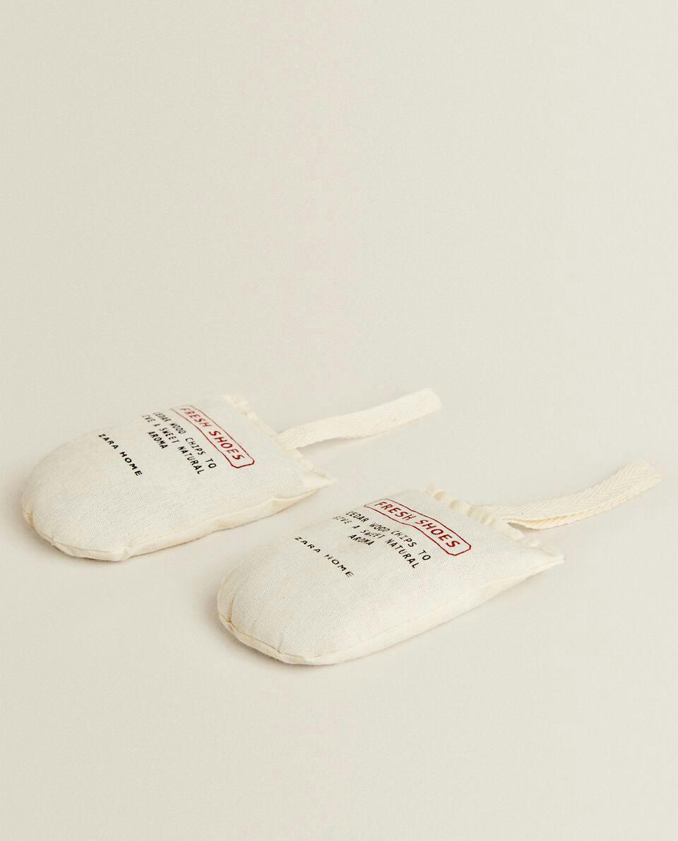SACO DE LASCAS DE CEDRO PARA SAPATOS (PACOTE COM 2)