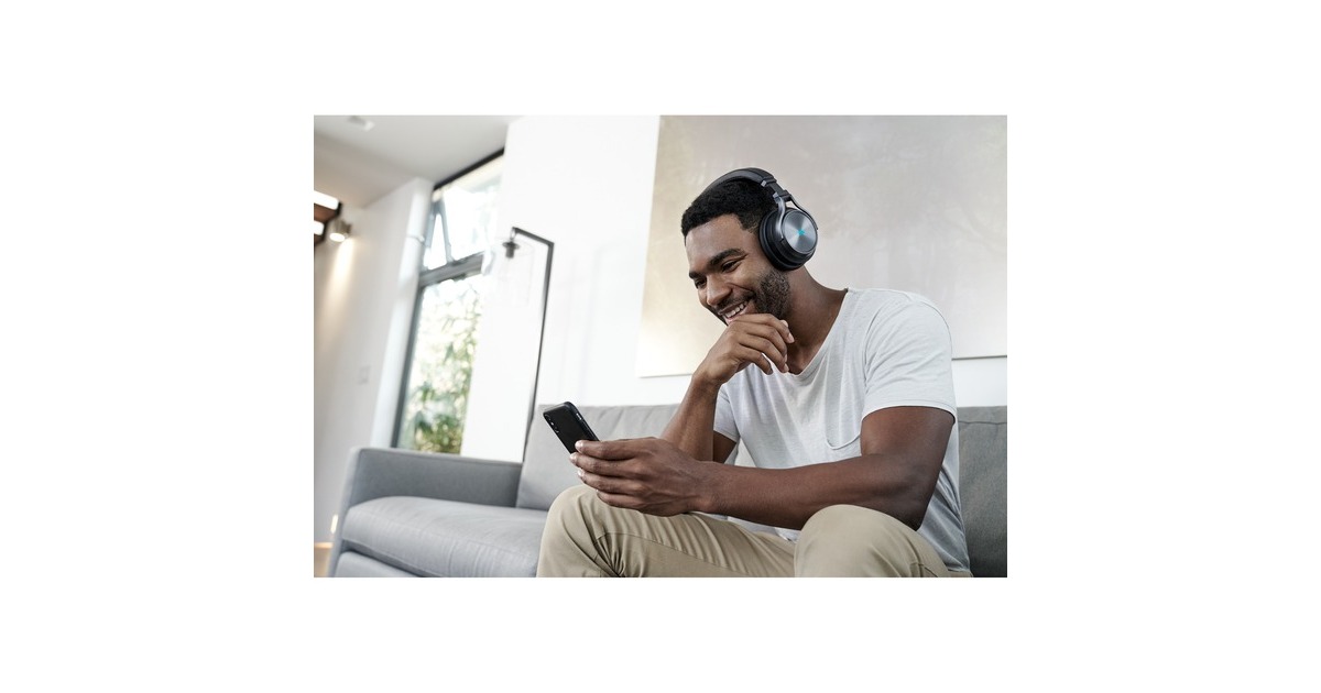 CorsairVirtuoso RGB Wireless XT over-ear gaming headset  (Zwart, Bluetooth, Pc, PlayStation 4, PlayStation 5, Nintendo Switch)