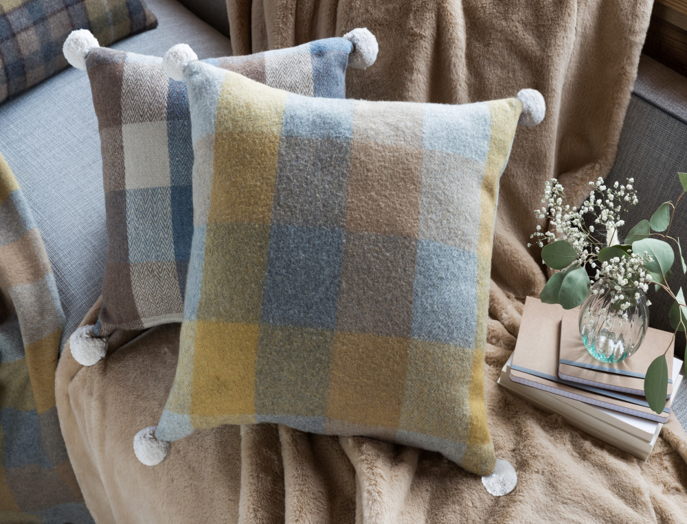 Coussin carreaux jaune-Au refuge