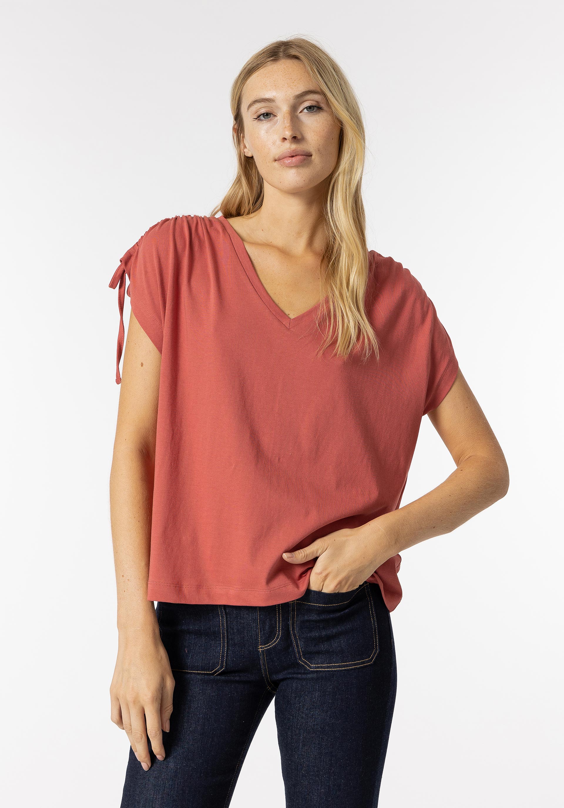 T-shirt com Franzido nas Mangas