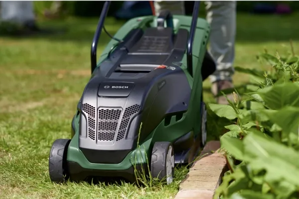 Bosch EL PLÆNEKLIPPER UNIVERSAL ROTAK 550