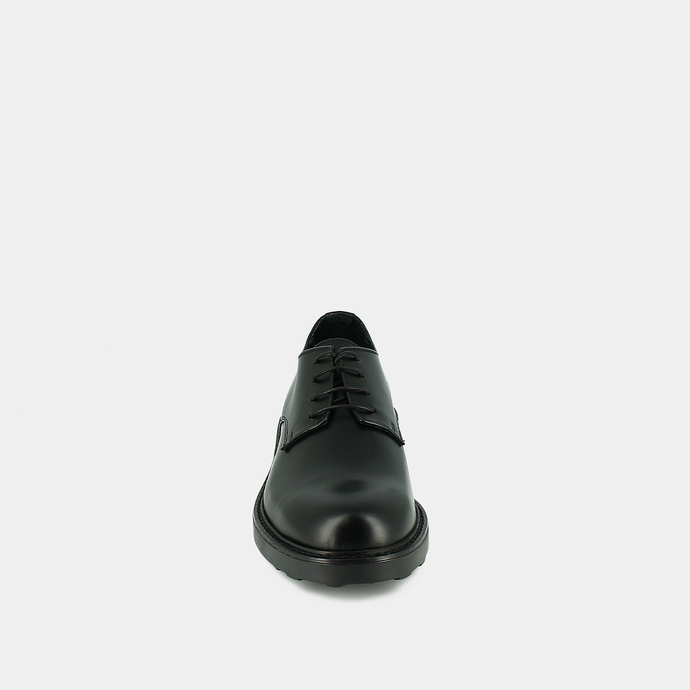 Derbies à lacets et semelles crantées  en cuir glacé noir