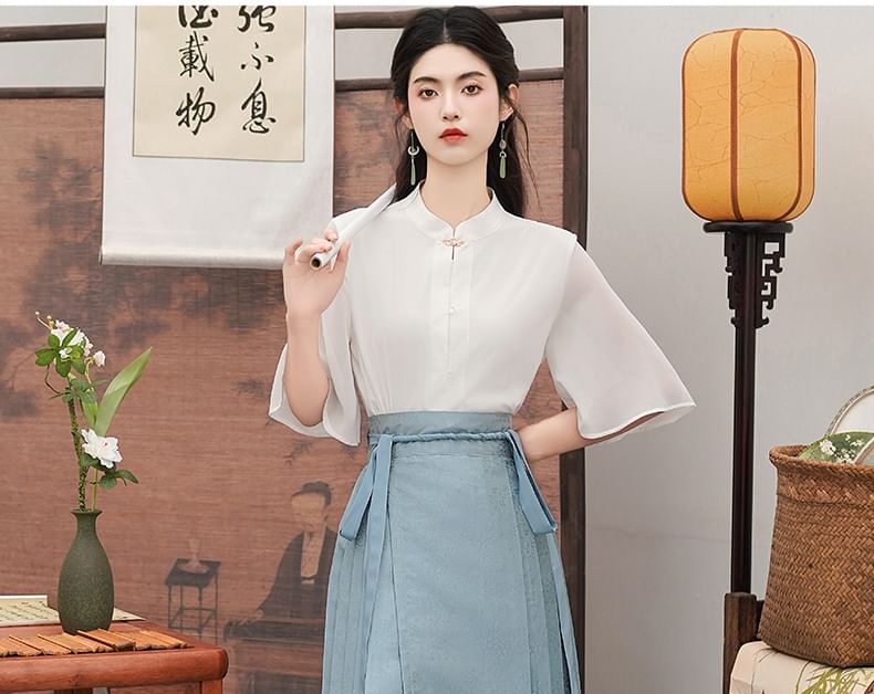Catamin - Blouse met korte mouwen en mandarijnkraag / Maxi A-lijn geplooide rok met hoge taille en patroon